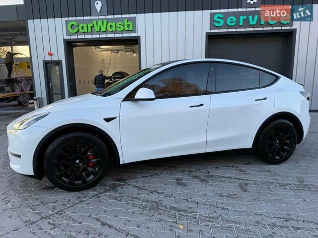 Белый Тесла Model Y, объемом двигателя 0 л и пробегом 132 тыс. км за 20800 $, фото 3 на Automoto.ua