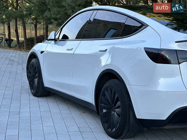 Белый Тесла Model Y, объемом двигателя 0 л и пробегом 118 тыс. км за 21700 $, фото 27 на Automoto.ua