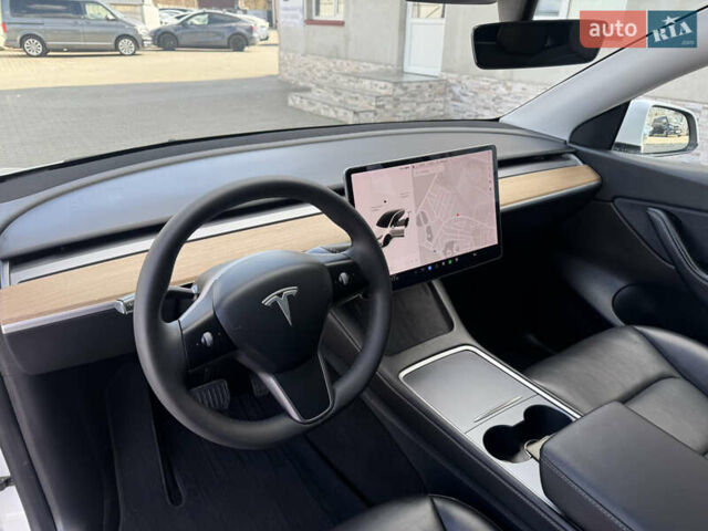 Белый Тесла Model Y, объемом двигателя 0 л и пробегом 108 тыс. км за 21300 $, фото 20 на Automoto.ua