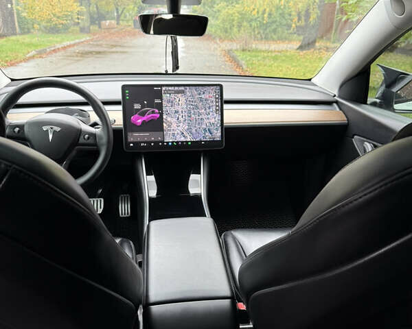 Белый Тесла Model Y, объемом двигателя 0 л и пробегом 62 тыс. км за 28500 $, фото 37 на Automoto.ua