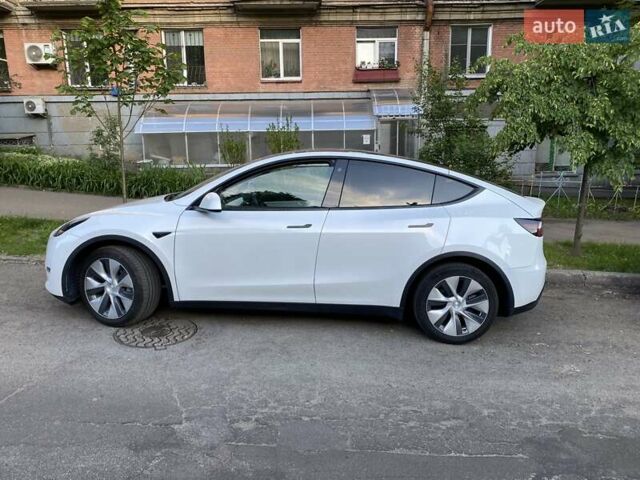 Белый Тесла Model Y, объемом двигателя 0 л и пробегом 49 тыс. км за 24850 $, фото 9 на Automoto.ua