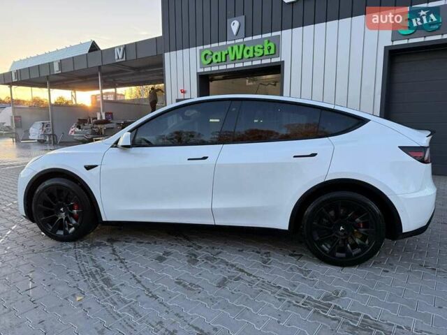 Белый Тесла Model Y, объемом двигателя 0 л и пробегом 132 тыс. км за 20800 $, фото 1 на Automoto.ua