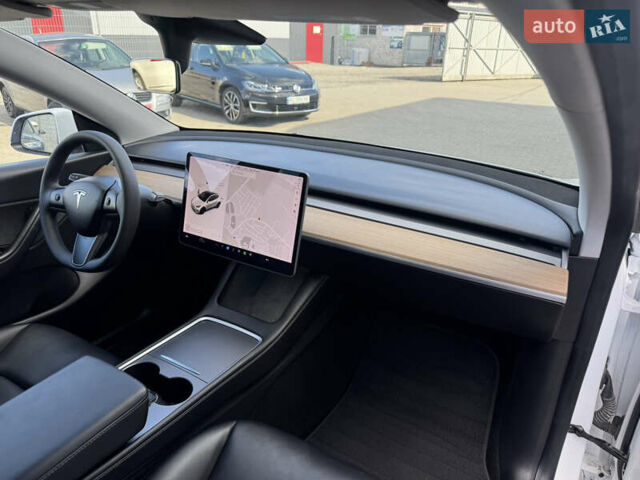 Белый Тесла Model Y, объемом двигателя 0 л и пробегом 108 тыс. км за 21300 $, фото 28 на Automoto.ua