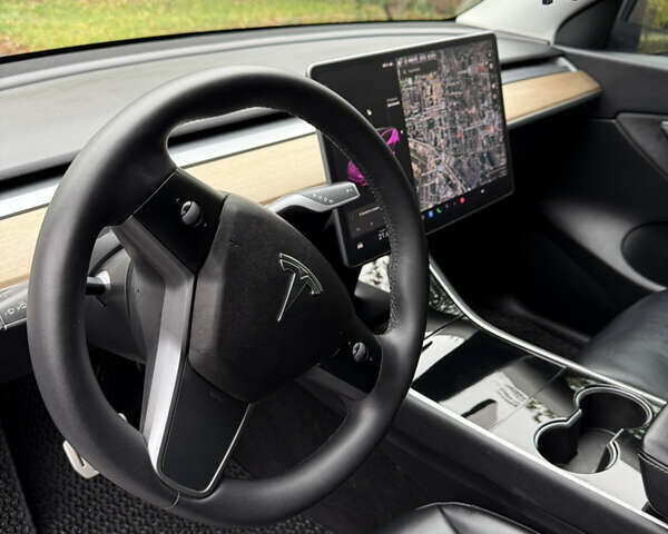 Белый Тесла Model Y, объемом двигателя 0 л и пробегом 62 тыс. км за 28500 $, фото 19 на Automoto.ua