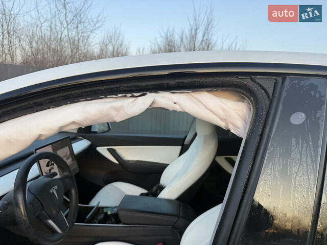 Белый Тесла Model Y, объемом двигателя 0 л и пробегом 65 тыс. км за 19600 $, фото 11 на Automoto.ua
