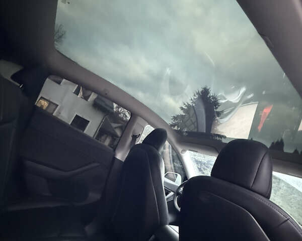 Белый Тесла Model Y, объемом двигателя 0 л и пробегом 176 тыс. км за 20500 $, фото 14 на Automoto.ua