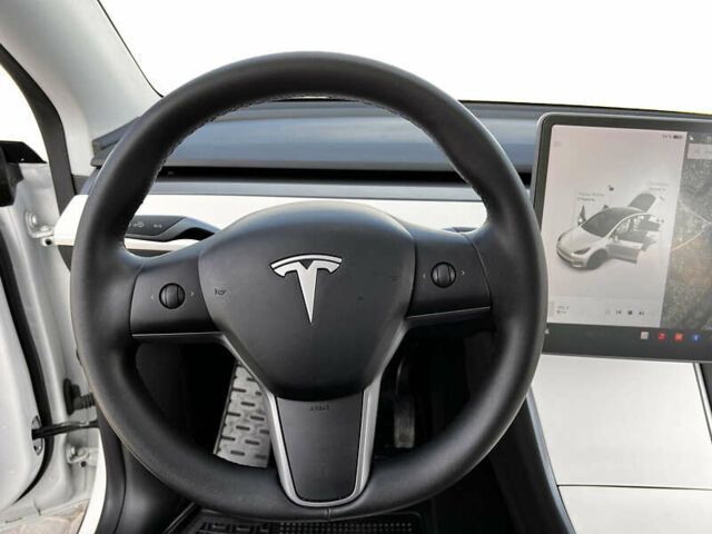 Белый Тесла Model Y, объемом двигателя 0 л и пробегом 58 тыс. км за 30300 $, фото 8 на Automoto.ua
