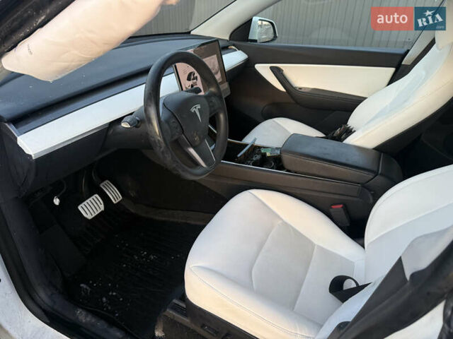 Белый Тесла Model Y, объемом двигателя 0 л и пробегом 65 тыс. км за 19600 $, фото 10 на Automoto.ua