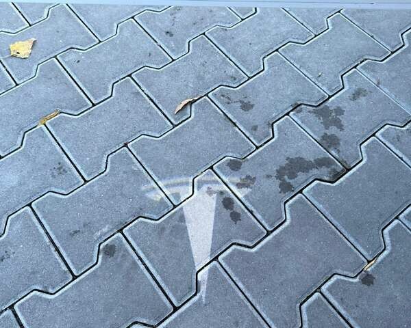 Белый Тесла Model Y, объемом двигателя 0 л и пробегом 132 тыс. км за 20800 $, фото 108 на Automoto.ua