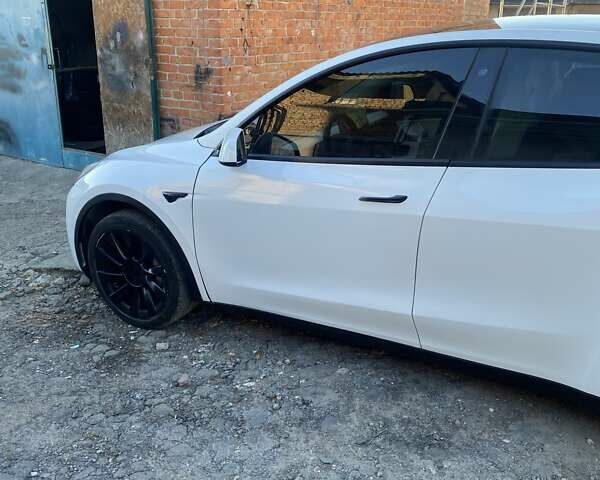 Белый Тесла Model Y, объемом двигателя 0 л и пробегом 21 тыс. км за 19500 $, фото 10 на Automoto.ua
