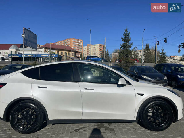 Белый Тесла Model Y, объемом двигателя 0 л и пробегом 158 тыс. км за 26000 $, фото 2 на Automoto.ua