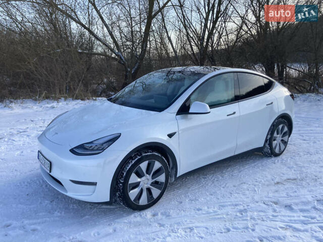 Белый Тесла Model Y, объемом двигателя 0 л и пробегом 40 тыс. км за 28500 $, фото 1 на Automoto.ua