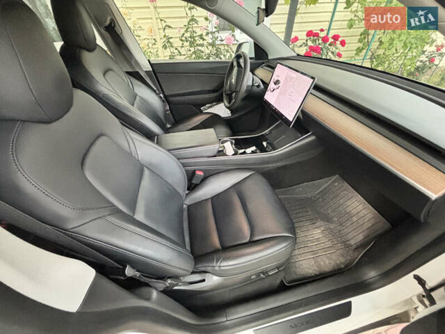 Белый Тесла Model Y, объемом двигателя 0 л и пробегом 107 тыс. км за 22000 $, фото 18 на Automoto.ua