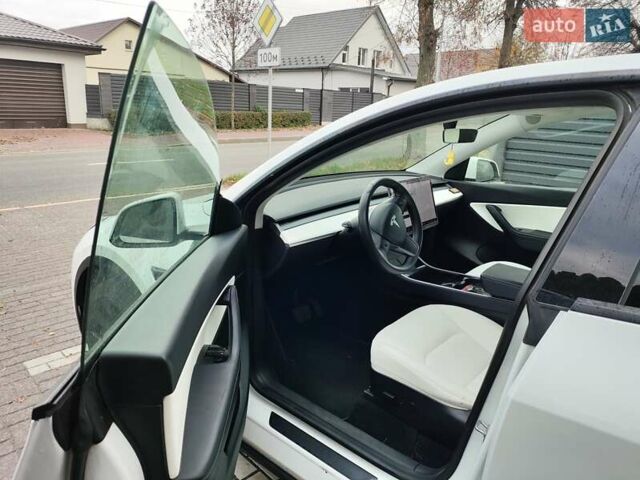 Тесла Model Y 2020 у Буче на Automoto.ua Білий Тесла Model Y, об'ємом двигуна 0 л та пробігом 102 тис. км за 22500 $, фото 4 на Automoto.ua