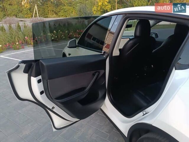 Белый Тесла Model Y, объемом двигателя 0 л и пробегом 128 тыс. км за 19600 $, фото 9 на Automoto.ua