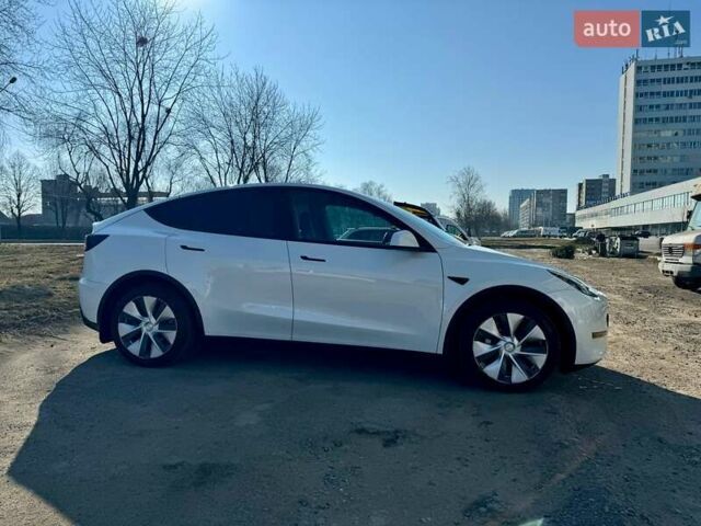 Белый Тесла Model Y, объемом двигателя 0 л и пробегом 30 тыс. км за 23500 $, фото 1 на Automoto.ua