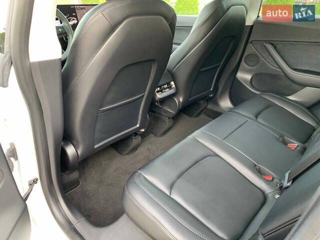 Белый Тесла Model Y, объемом двигателя 0 л и пробегом 35 тыс. км за 26500 $, фото 23 на Automoto.ua