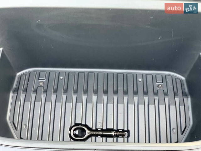 Белый Тесла Model Y, объемом двигателя 0 л и пробегом 35 тыс. км за 26500 $, фото 37 на Automoto.ua