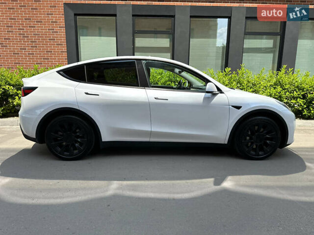 Белый Тесла Model Y, объемом двигателя 0 л и пробегом 53 тыс. км за 23500 $, фото 22 на Automoto.ua