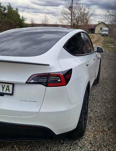 Білий Тесла Model Y, об'ємом двигуна 0 л та пробігом 49 тис. км за 32000 $, фото 20 на Automoto.ua