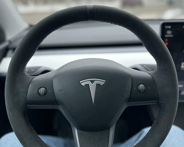 Белый Тесла Model Y, объемом двигателя 0 л и пробегом 62 тыс. км за 30000 $, фото 9 на Automoto.ua