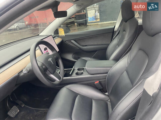 Білий Тесла Model Y, об'ємом двигуна 0 л та пробігом 70 тис. км за 24500 $, фото 14 на Automoto.ua