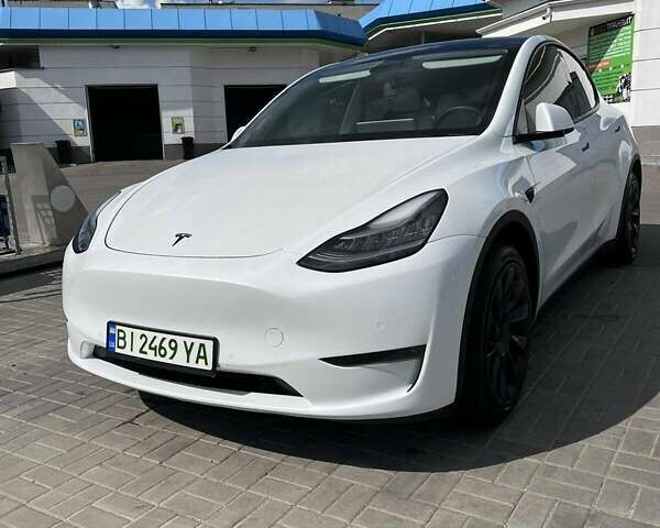 Білий Тесла Model Y, об'ємом двигуна 0 л та пробігом 100 тис. км за 22500 $, фото 2 на Automoto.ua