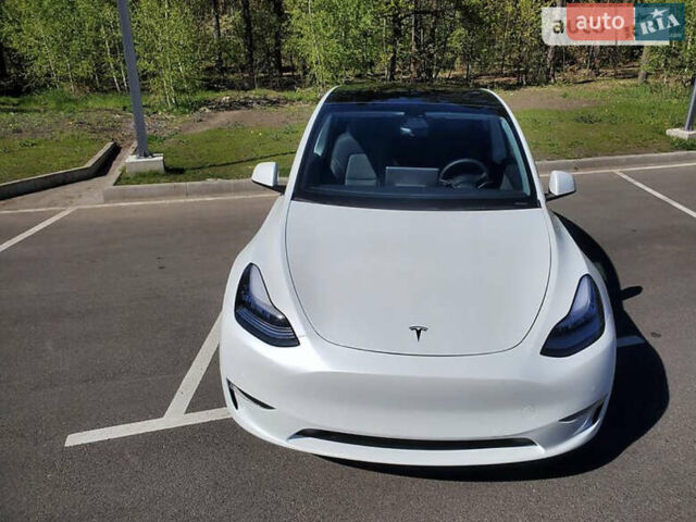 Белый Тесла Model Y, объемом двигателя 0 л и пробегом 9 тыс. км за 33333 $, фото 2 на Automoto.ua
