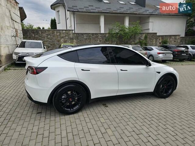 Белый Тесла Model Y, объемом двигателя 0 л и пробегом 74 тыс. км за 23000 $, фото 6 на Automoto.ua