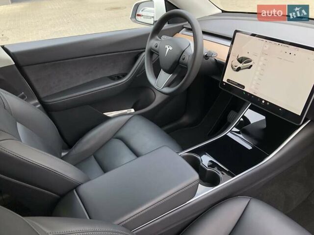 Белый Тесла Model Y, объемом двигателя 0 л и пробегом 51 тыс. км за 26000 $, фото 14 на Automoto.ua