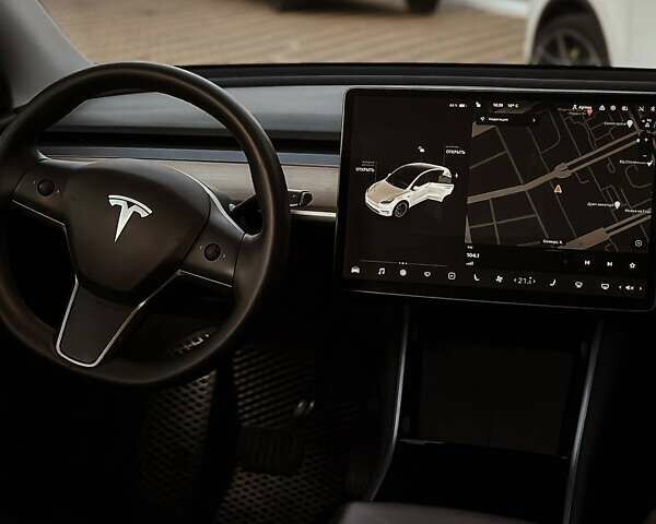 Белый Тесла Model Y, объемом двигателя 0 л и пробегом 15 тыс. км за 21000 $, фото 6 на Automoto.ua