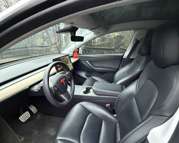 Белый Тесла Model Y, объемом двигателя 0 л и пробегом 176 тыс. км за 20500 $, фото 12 на Automoto.ua