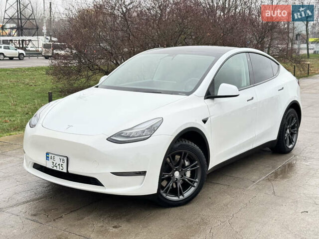 Белый Тесла Model Y, объемом двигателя 0 л и пробегом 77 тыс. км за 25000 $, фото 5 на Automoto.ua