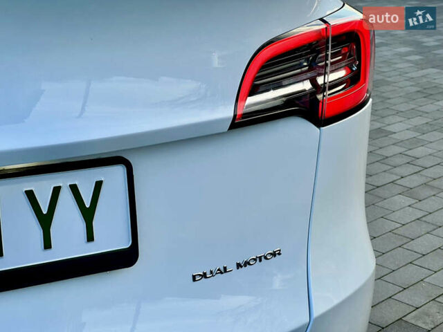 Белый Тесла Model Y, объемом двигателя 0 л и пробегом 57 тыс. км за 28500 $, фото 20 на Automoto.ua