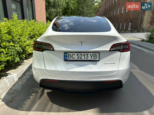 Белый Тесла Model Y, объемом двигателя 0 л и пробегом 53 тыс. км за 23500 $, фото 17 на Automoto.ua