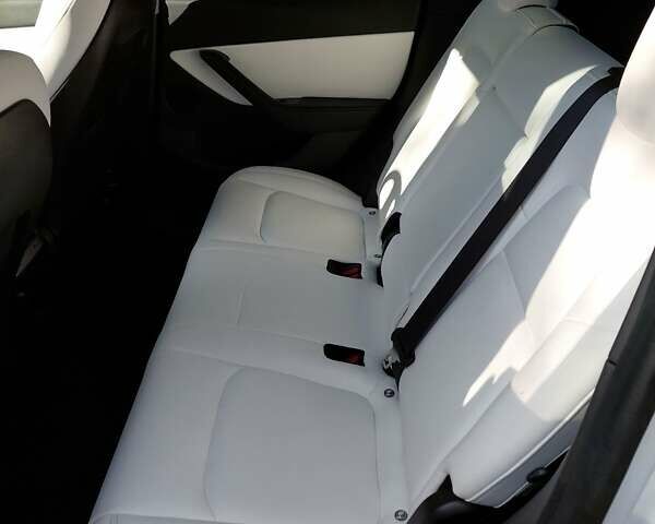 Белый Тесла Model Y, объемом двигателя 0 л и пробегом 113 тыс. км за 24700 $, фото 73 на Automoto.ua