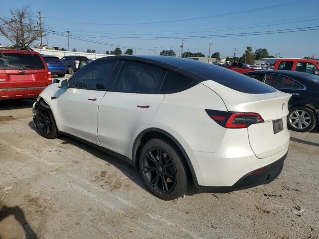 Белый Тесла Model Y, объемом двигателя 0 л и пробегом 138 тыс. км за 13800 $, фото 3 на Automoto.ua