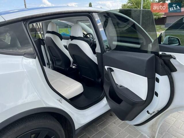 Білий Тесла Model Y, об'ємом двигуна 0 л та пробігом 100 тис. км за 22500 $, фото 11 на Automoto.ua