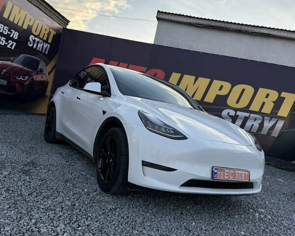 Білий Тесла Model Y, об'ємом двигуна 0 л та пробігом 100 тис. км за 21499 $, фото 31 на Automoto.ua