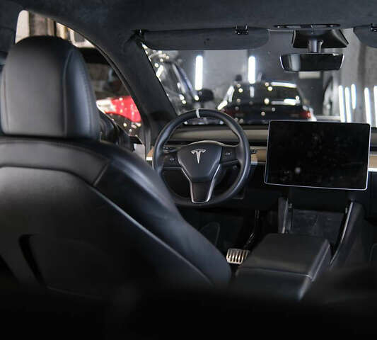 Білий Тесла Model Y, об'ємом двигуна 0 л та пробігом 90 тис. км за 22500 $, фото 4 на Automoto.ua