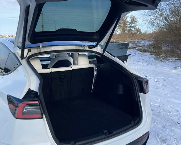 Белый Тесла Model Y, объемом двигателя 0 л и пробегом 40 тыс. км за 28500 $, фото 16 на Automoto.ua