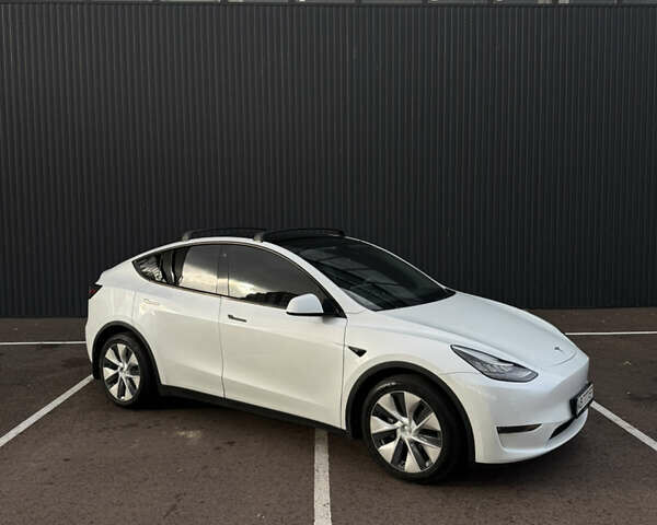 Белый Тесла Model Y, объемом двигателя 0 л и пробегом 75 тыс. км за 21800 $, фото 1 на Automoto.ua