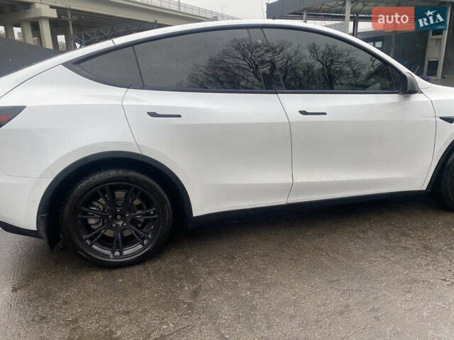 Білий Тесла Model Y, об'ємом двигуна 0 л та пробігом 70 тис. км за 24500 $, фото 4 на Automoto.ua