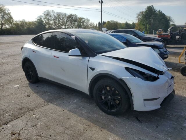 Белый Тесла Model Y, объемом двигателя 0 л и пробегом 138 тыс. км за 13800 $, фото 2 на Automoto.ua