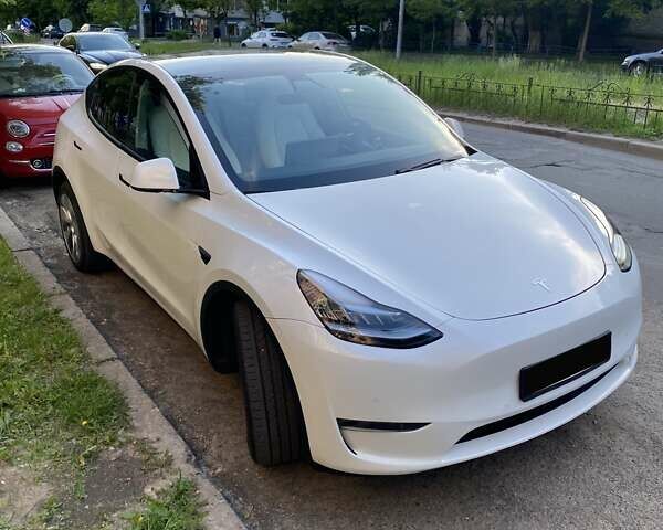 Белый Тесла Model Y, объемом двигателя 0 л и пробегом 49 тыс. км за 24850 $, фото 4 на Automoto.ua