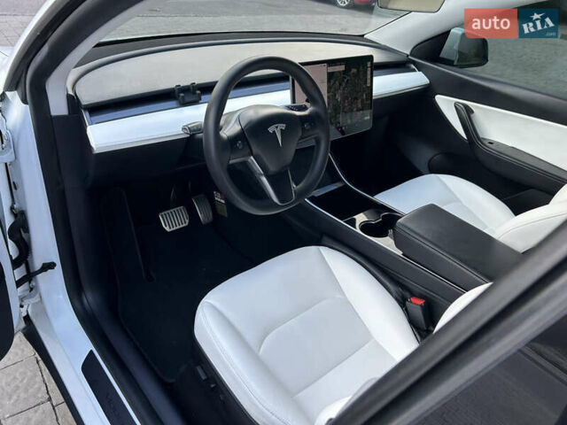 Белый Тесла Model Y, объемом двигателя 0 л и пробегом 47 тыс. км за 22500 $, фото 7 на Automoto.ua