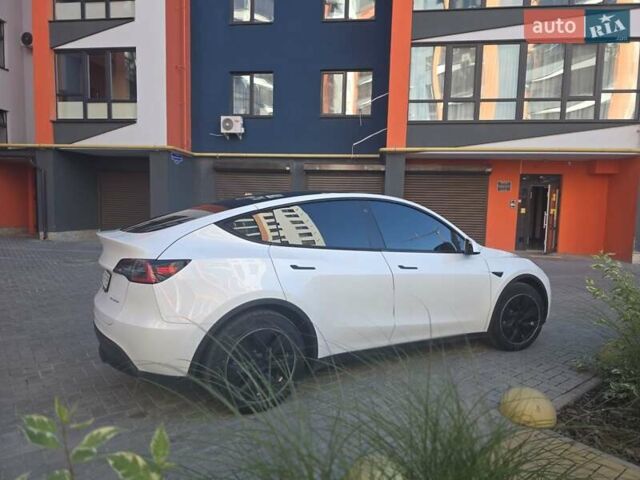 Білий Тесла Model Y, об'ємом двигуна 0 л та пробігом 140 тис. км за 23966 $, фото 8 на Automoto.ua