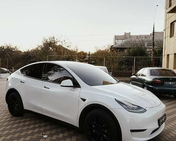 Белый Тесла Model Y, объемом двигателя 0 л и пробегом 15 тыс. км за 21000 $, фото 2 на Automoto.ua