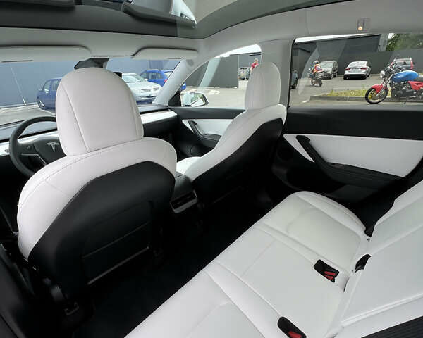 Белый Тесла Model Y, объемом двигателя 0 л и пробегом 23 тыс. км за 44000 $, фото 13 на Automoto.ua