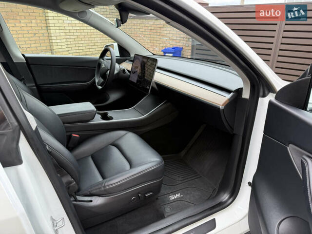 Белый Тесла Model Y, объемом двигателя 0 л и пробегом 98 тыс. км за 23900 $, фото 29 на Automoto.ua
